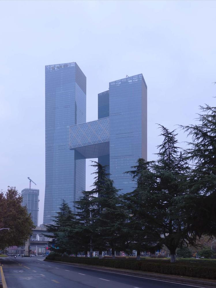 01_%E9%87%91%E9%B9%B0%E4%B8%96%E7%95%8C_%E5%BC%A0%E6%97%AD.jpg 01_%E9%87%91%E9%B9%B0%E4%B8%96%E7%95%8C_%E5%BC%A0%E6%97%AD.jpg