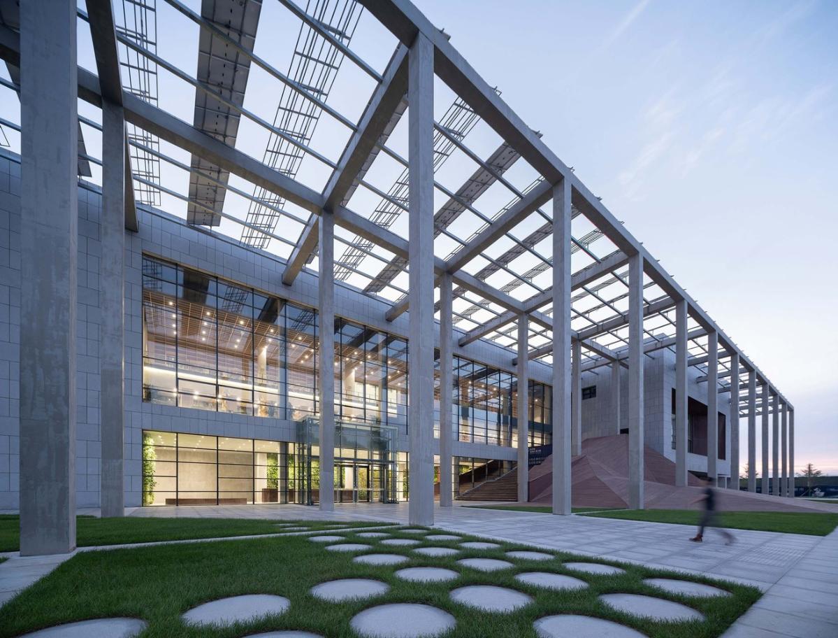 05_圖書館像社區(qū)的一盞明燈(攝影:曾天培).jpg 05_圖書館像社區(qū)的一盞明燈(攝影:曾天培).jpg